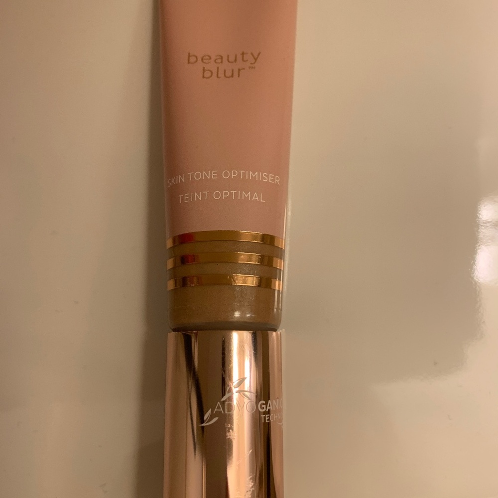 VITA LIBERATA BEAUTY BLUR   LATTE/DARK